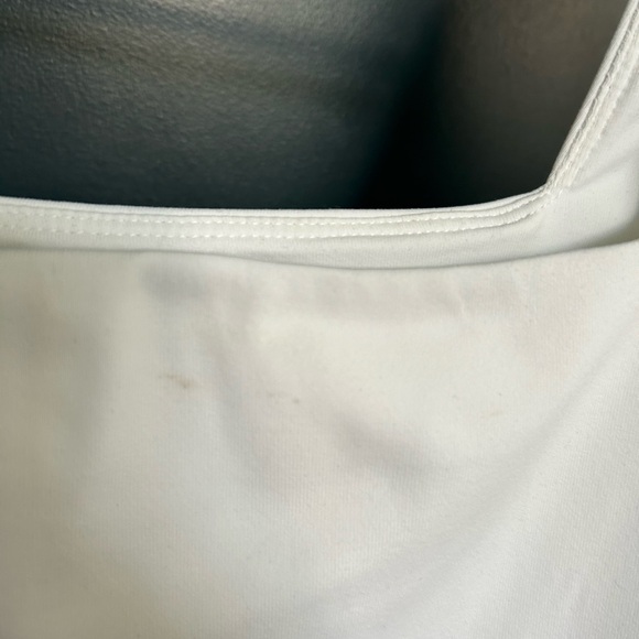 Aritzia Babaton White Squareneck Contour Shortsleeve Bodysuit - Picture 5 of 6